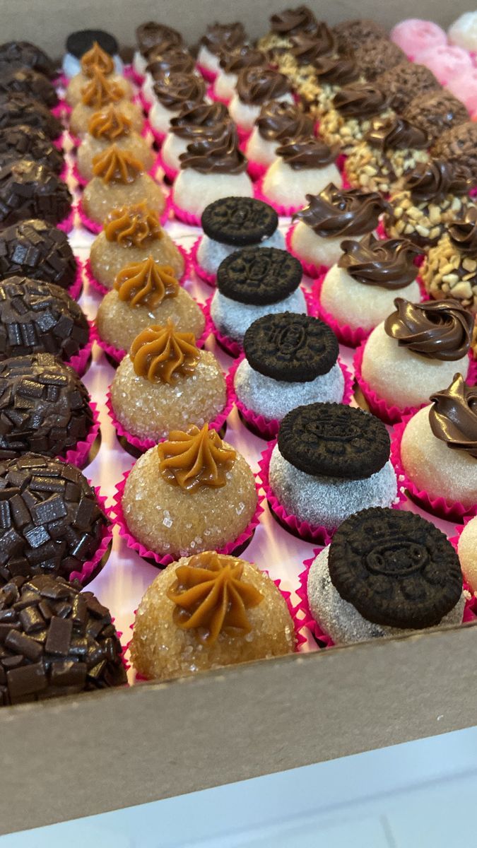 Brigadeiros gourmet sortidos de Oreo, Ferrero e Nutella